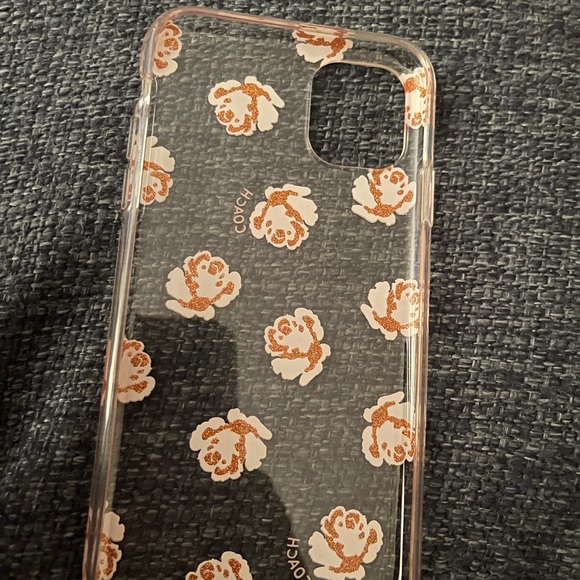 iPhone 11 case - Picture 2 of 2